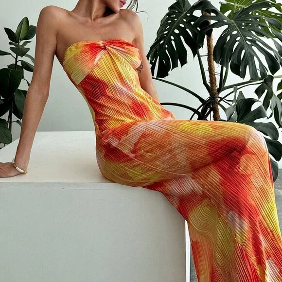 Multicolor Romantic Women's Strapless Fitted Knee-Length Pleated Dress - Picture 1 of 9